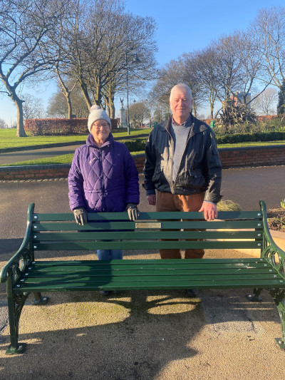 Purchase of five new benches in Darthmouth Park