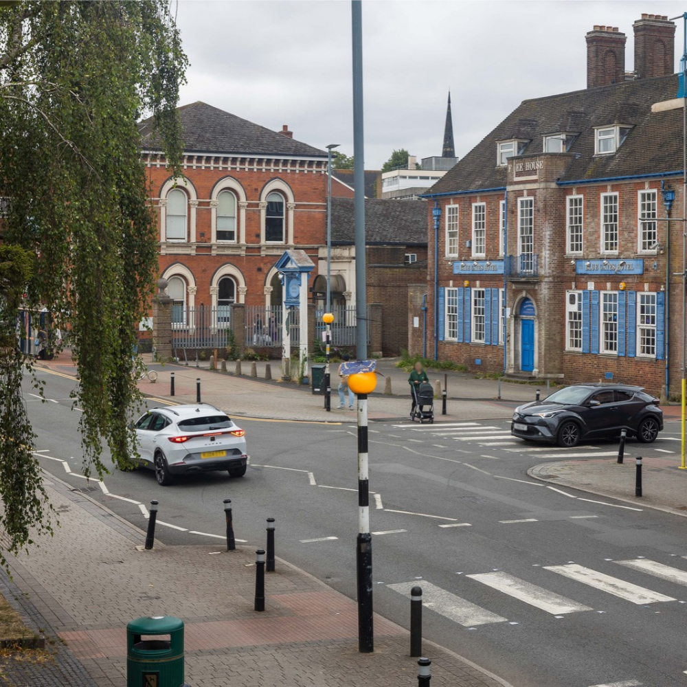 High Street, Smethwick (photo of high street and blue gates pub)