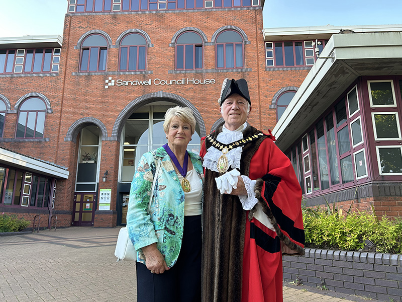 The Worshipful The Mayor of Sandwell Councillor Steve Melia (Great Barr with Yew Tree ward) and Mayoress Mrs Valerie Thacker.