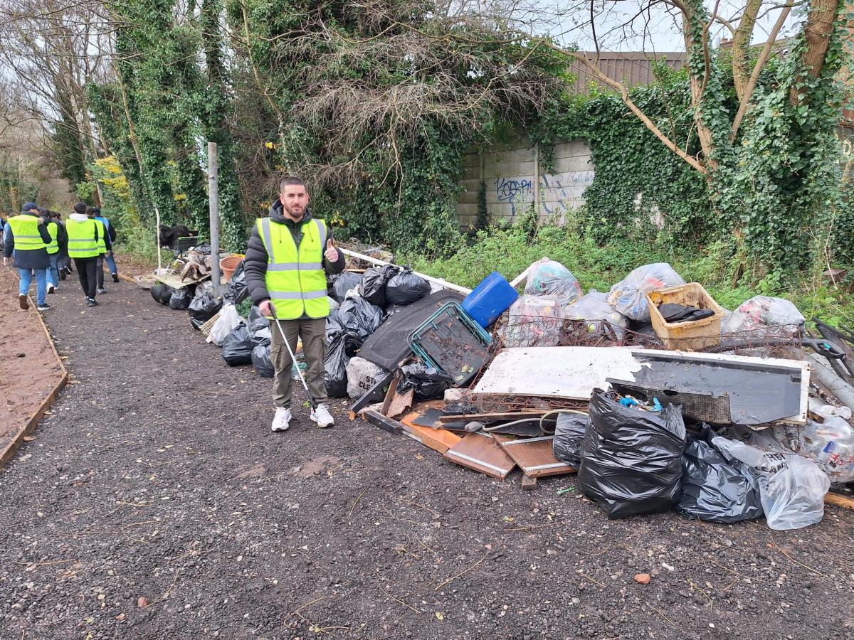 Tipton litter pick 2
