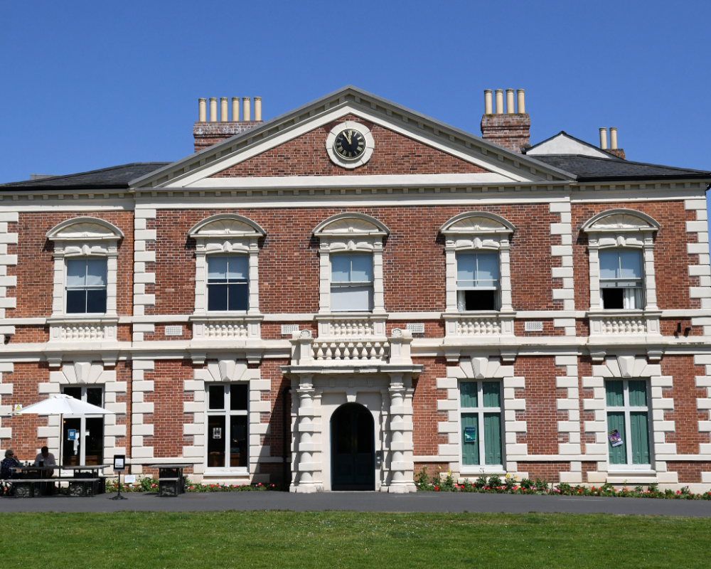 Lightwoods House Full Venue