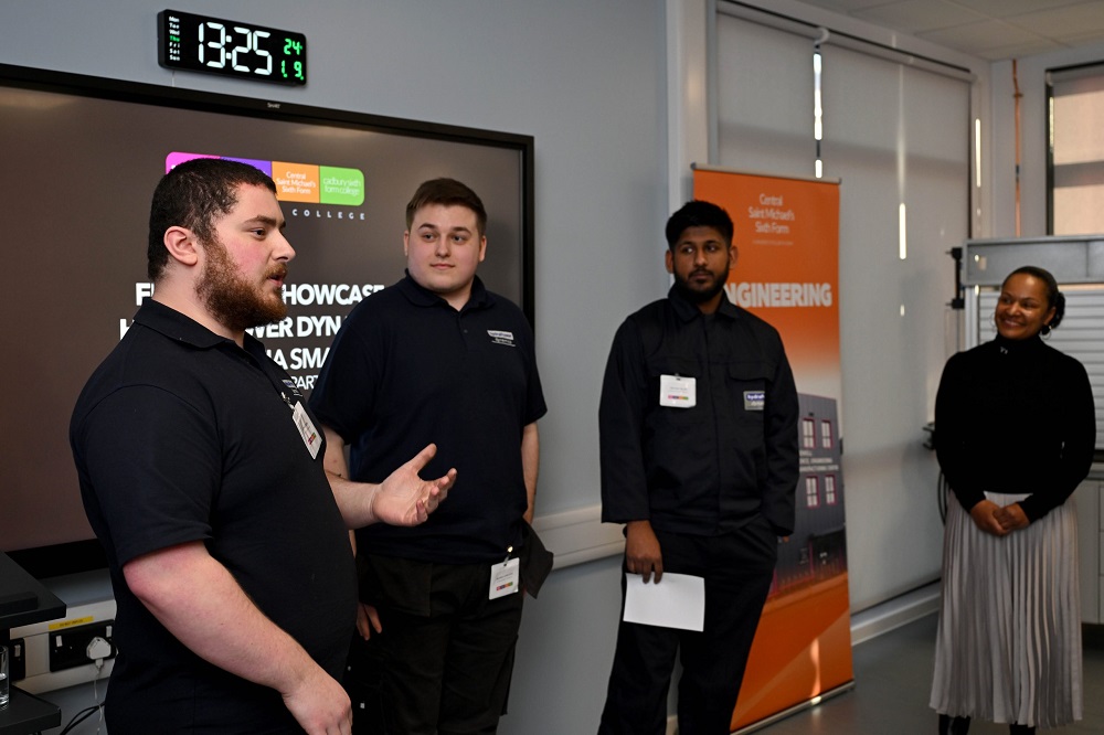 Alumni students at Hydrapower speaking at the event
